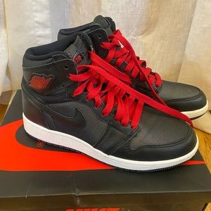 AIR JORDAN RETRO 1 OG HIGH - 4Y (WOMEN’S 5.5) BLACK SATIN GYM RED - LIKE NEW